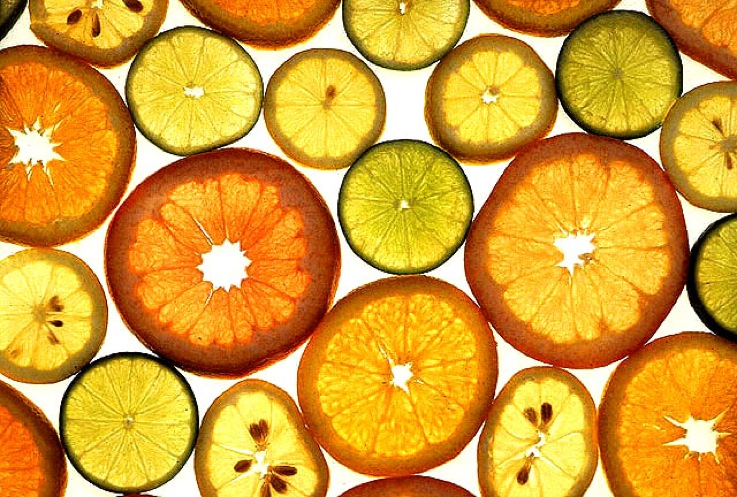 ¿Cuánta vitamina C debo consumir diariamente?